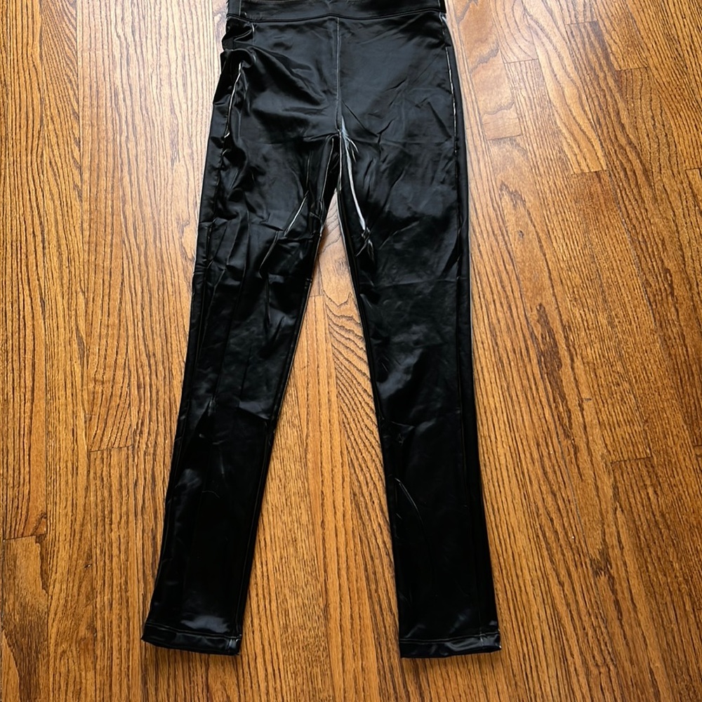 BCBG reactive leggings